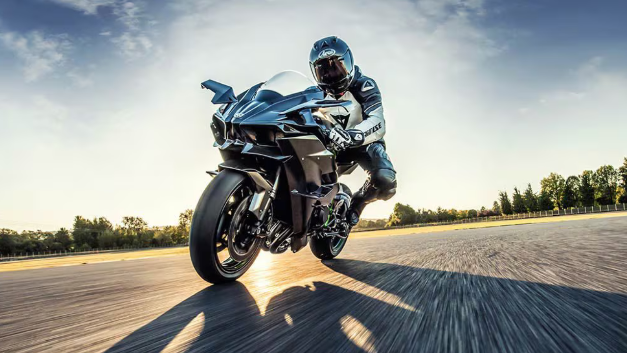 4. Kawasaki Ninja H2R – Track‑Focused Speed Monster