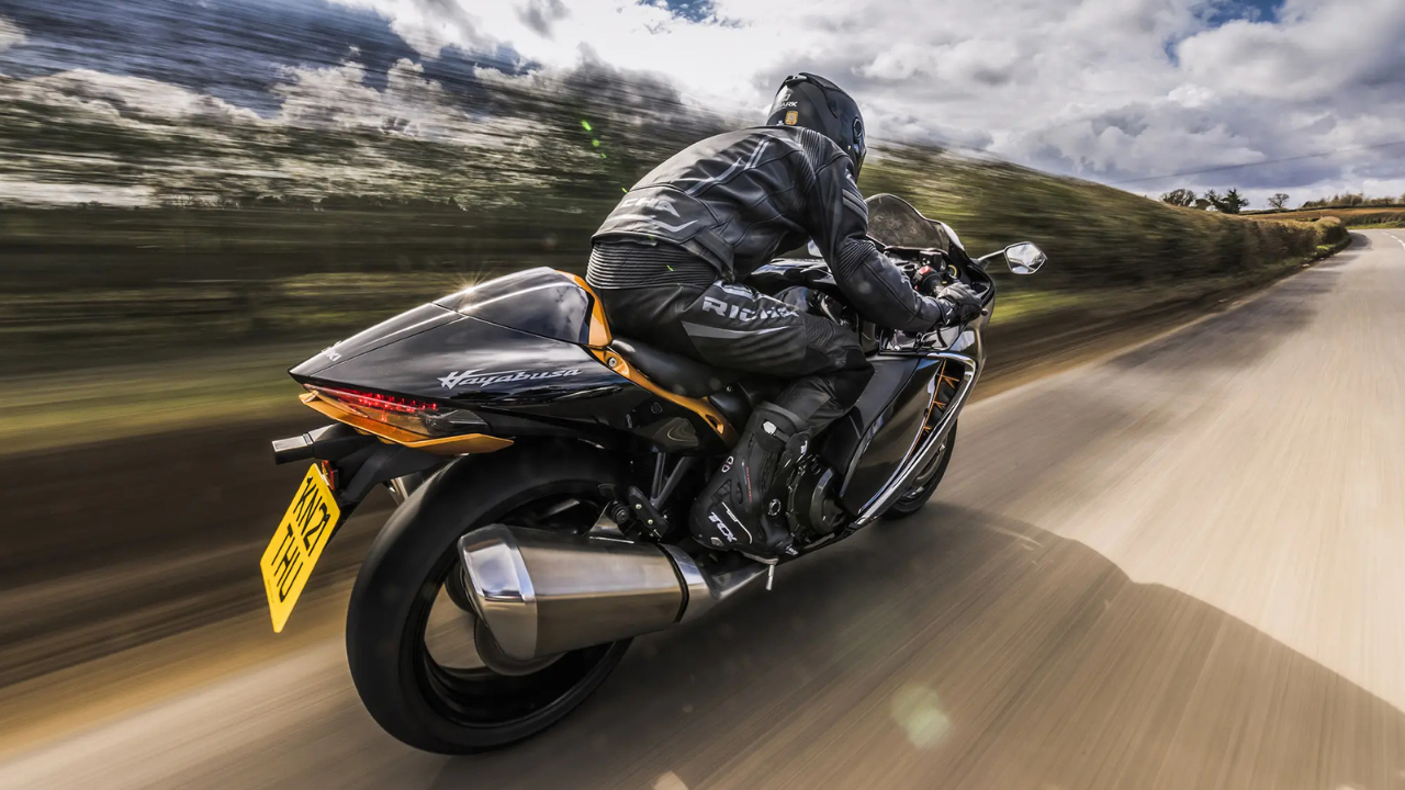 9. Suzuki Hayabusa GSX1300R – Legendary Fast Bike